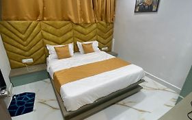 Hotel Hira Palace